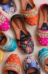 6 Stylish Mojari Shoes for Women to Enhance Your Ethnic and Western Look