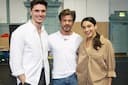 Shah Rukh Khan surprises DDLJ musical cast in London