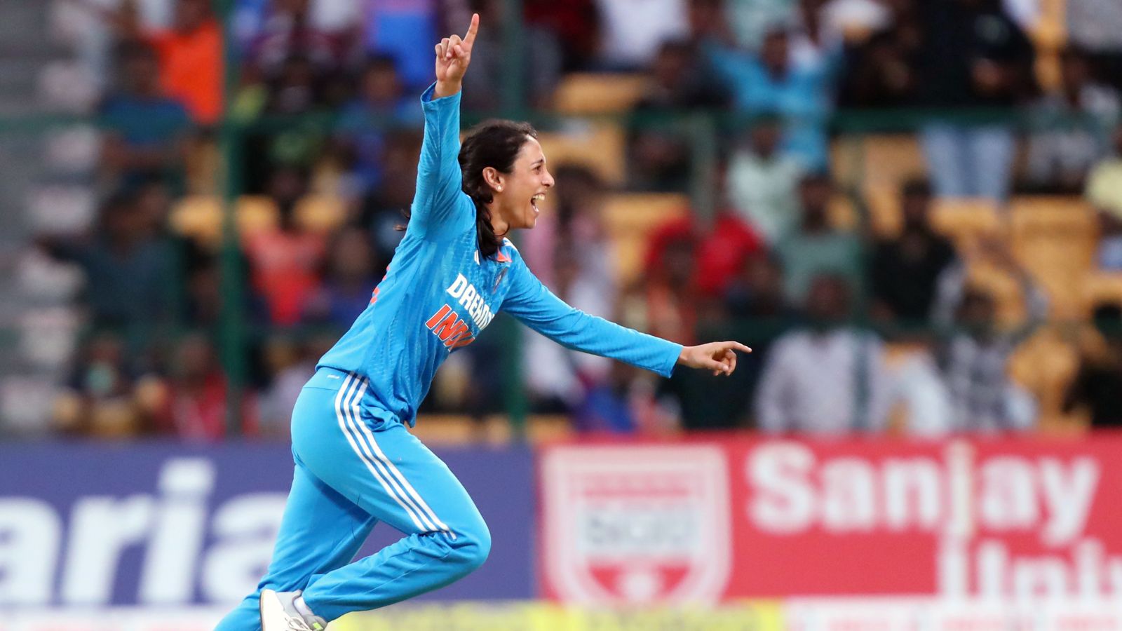 స్మృతి మంధాన ఈ ఘనత సాధిస్తుందా?