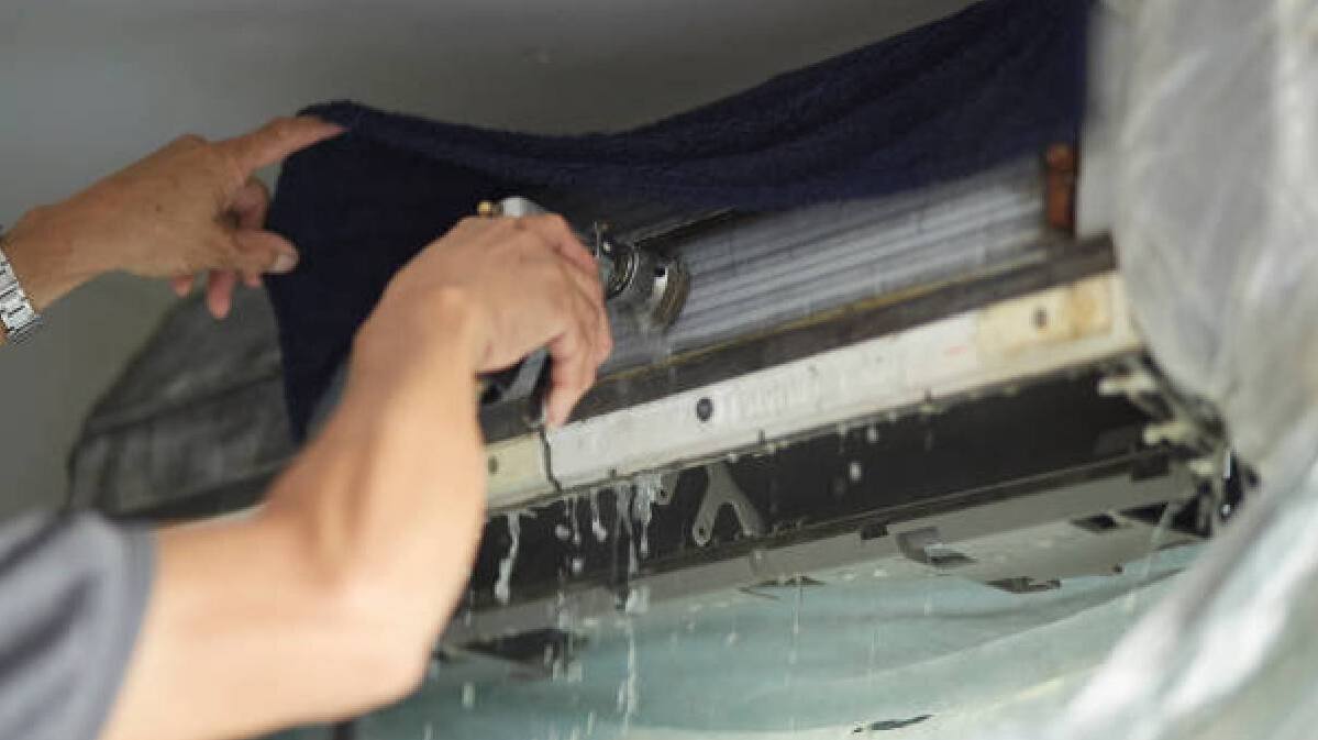 Fix water dripping from Split AC