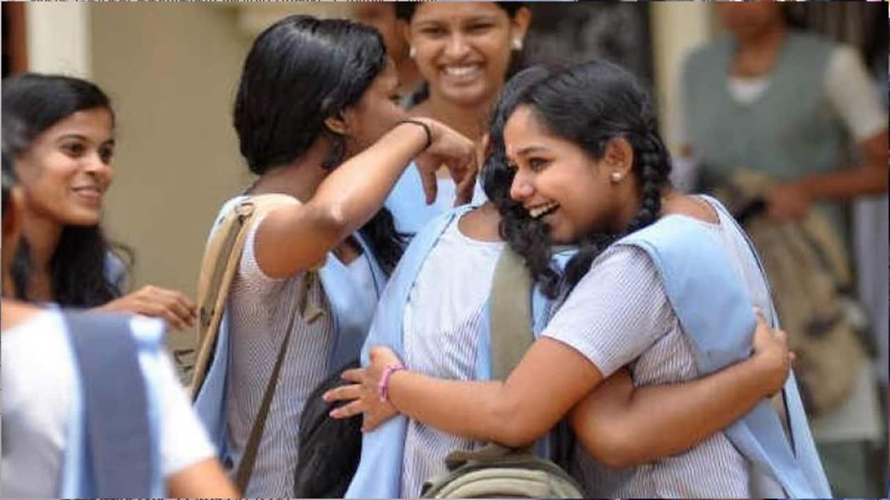 School student competitions : மாணவர்களுக்கு மட்டுமல்ல ஆசிரியர்களுக்கும்.! சந்தோஷத்தில் துள்ளி குதிக்கும் அறிவிப்பை வெளியிட்ட அரசு