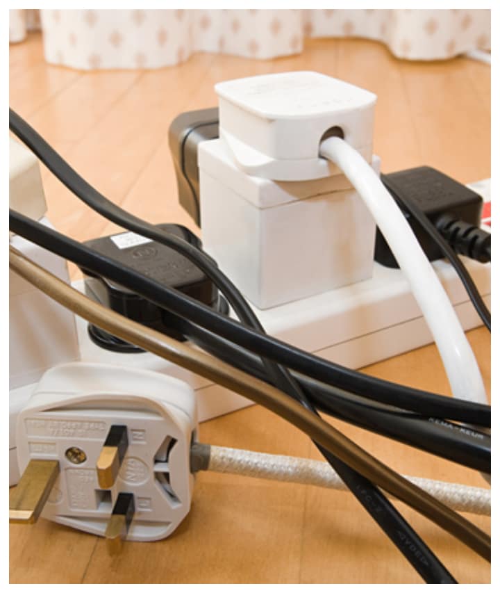 5 Devices You Should Never Plug Into an  Electric Extension Board