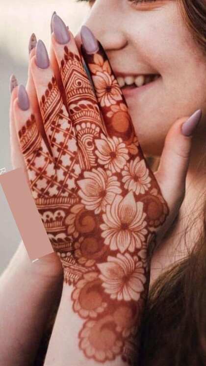 సింపుల్ బ్యాక్ సైడ్ 3D డిజైన్