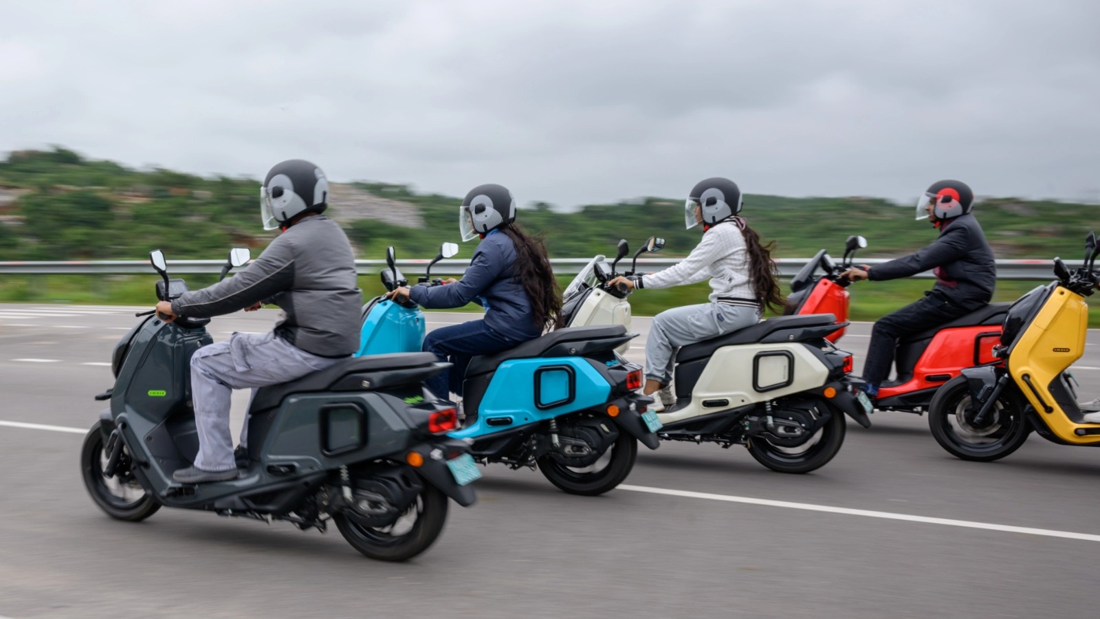 Motorcycles are disappearing, scooters are filling Indian roads, a return to the 80s?!