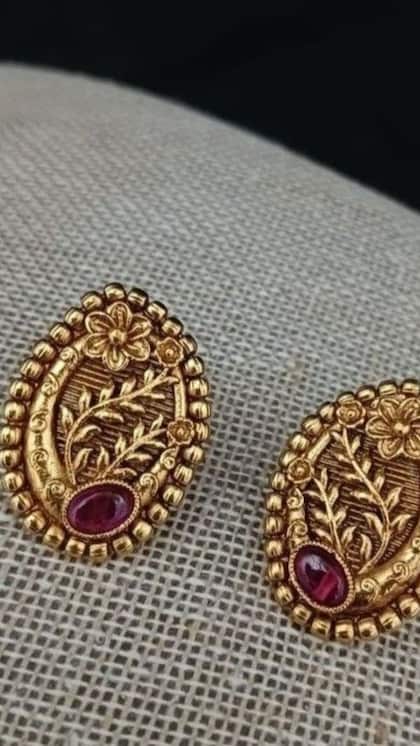 ఓవల్ షేప్ ఇయర్ రింగ్స్