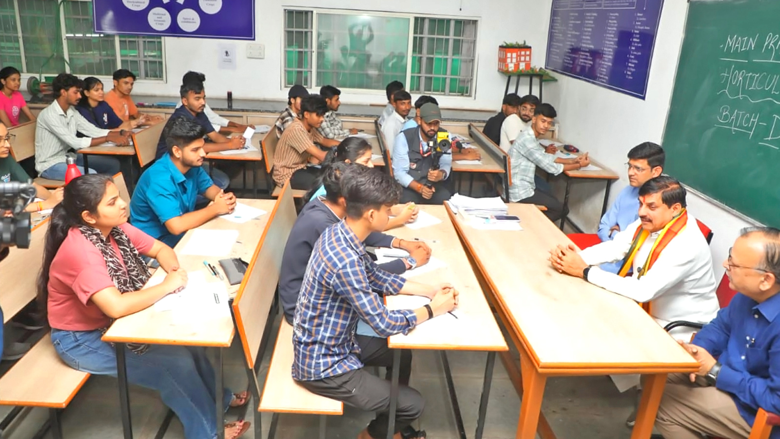 Mohan Yadav visited Holkar Science College in Indore