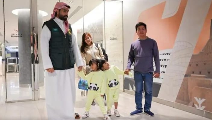 Filipino conjoined twins arrive in Riyadh for separation surgery