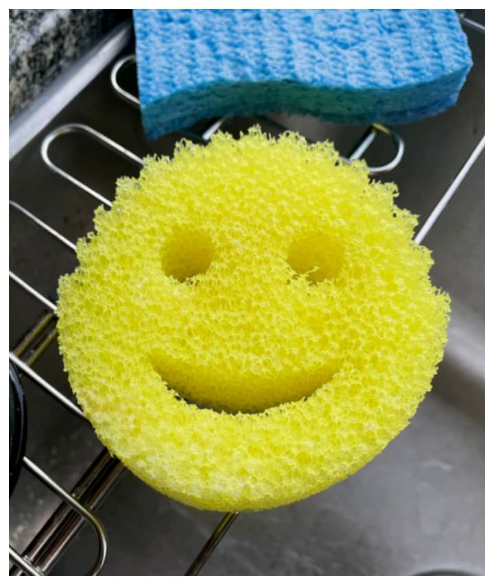 8 things to keep in mind when washing dishes with a sponge