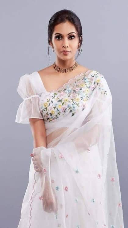 పఫ్ ఫ్రిల్ బ్లౌజ్ డిజైన్