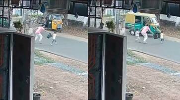 Autorickshaw accident after attempt to save child in angamaly CCTV visuals out Autorickshaw accident after attempt to save child in angamaly CCTV visuals out