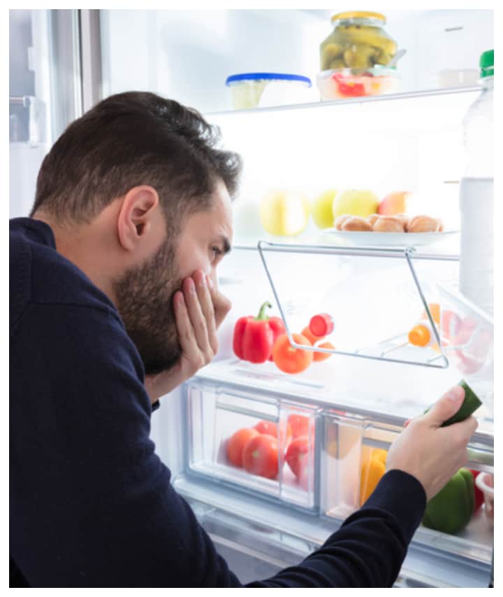 These are 7 reasons why the fridge smells bad