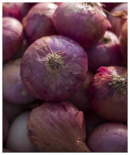 2. Avoid Refrigerating Whole Onions