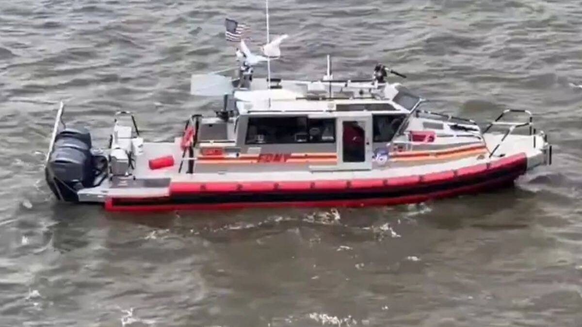 Boat Exlosion In New York