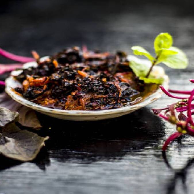 गर्मियों में लाल साग खाने के फायदे, हड्डियां मजबूत करने से लेकर वजन घटाने तक में है मददगार