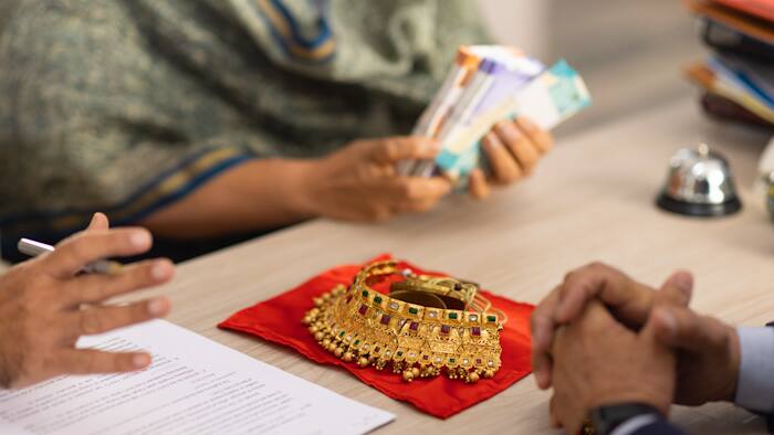 How do I apply for an online gold loan and what documents are required?