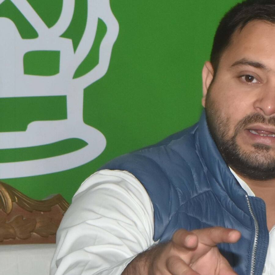 Tejashwi Yadav escapes unhurt in convoy accident in Bihar, 3 security men injured | Videos surface