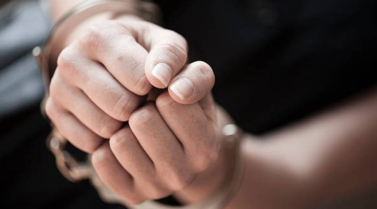 women arrest women arrest