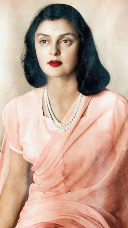 Look Royal Like Queen Gayatri Devi: 6 Saree Tips