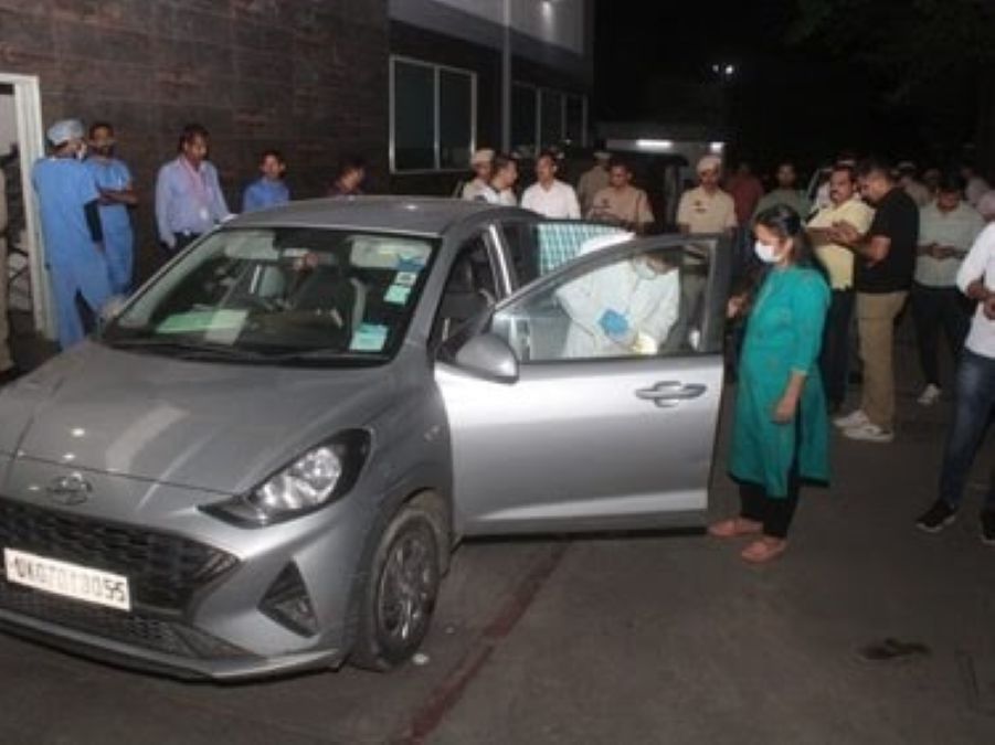 लोगों ने बचाया एक को लेकिन ज़िंदगी हार गई लोगों ने बचाया एक को लेकिन ज़िंदगी हार गई