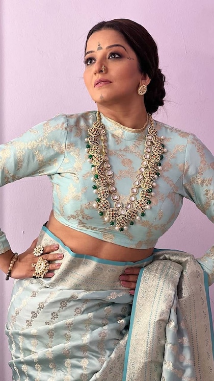 Silk Blouse for Broad Shoulders