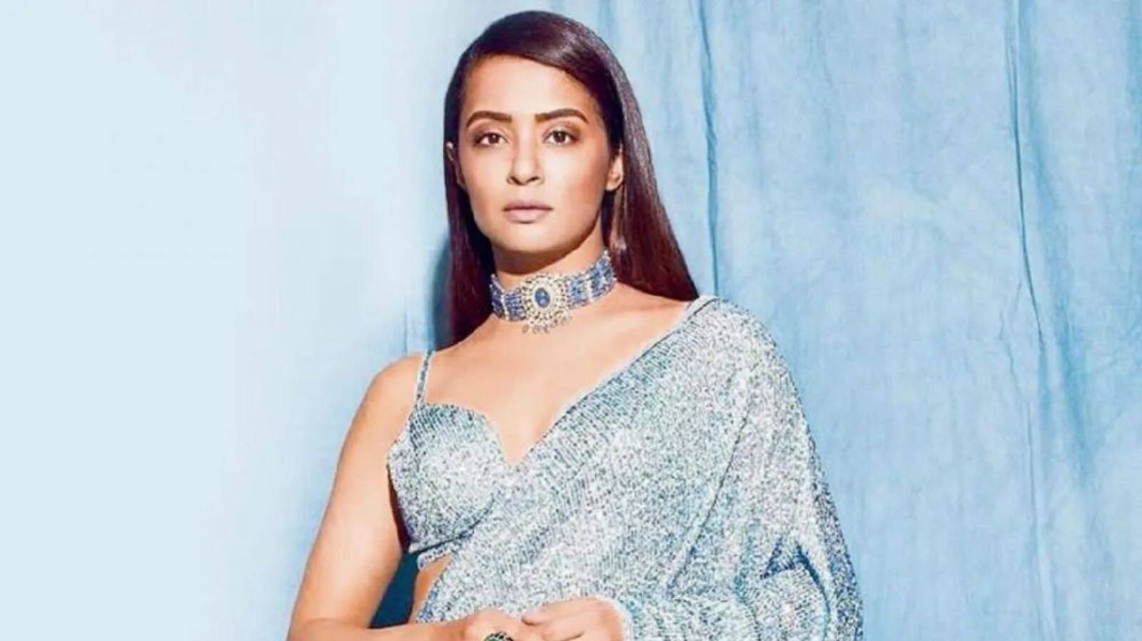Surveen chawla