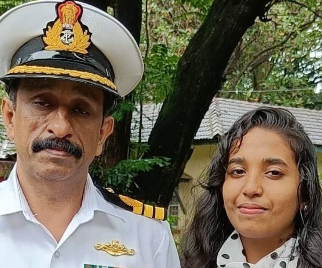 एक परिवार, दो पीढ़ियां, एक जुनून: कमांडर पिता के रिटायर होने के एक महीना बाद बेटी ने ज्वाइन की नेवी