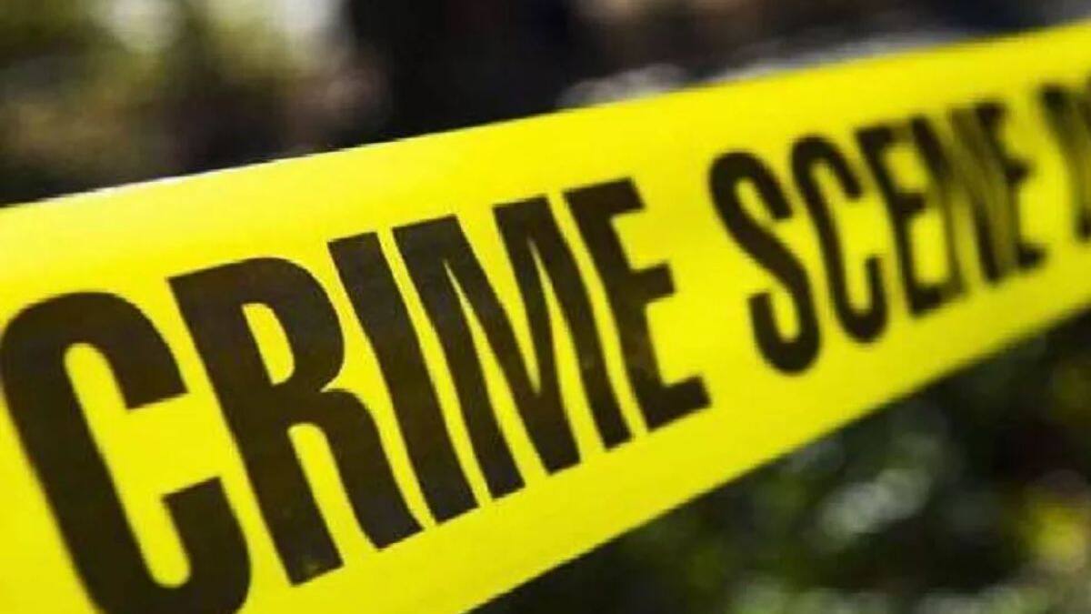  युवक ने अपने माता-पिता की हत्या कर दी