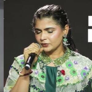 ఆమె వంద మంది శ్రేయా ఘోషల్ లను బీట్ చేస్తుంది.. థగ్ లైఫ్ లో పాట పాడిన సింగర్ ధీపై చిన్మయి కామెంట్స్