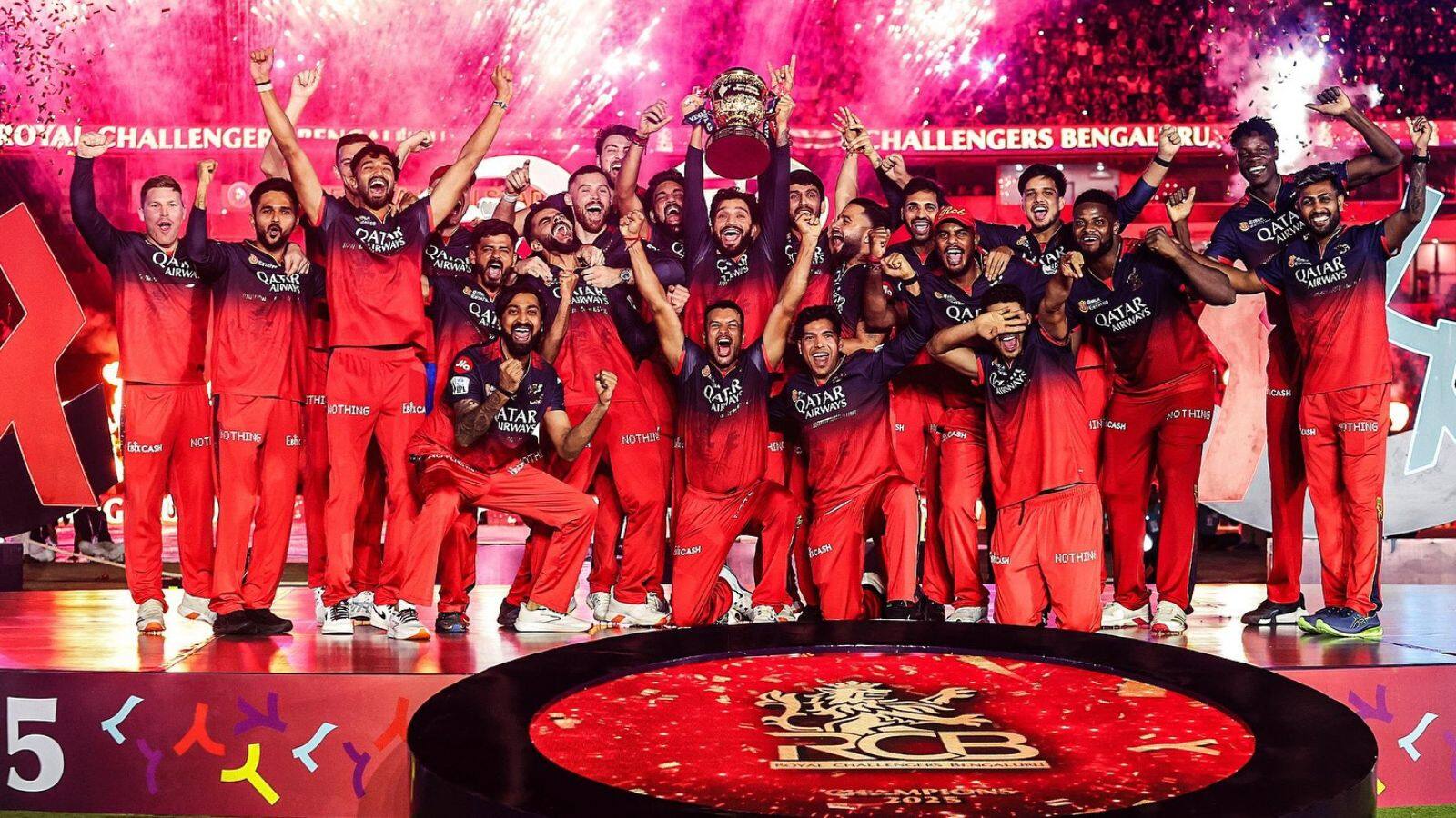 RCB with IPL Trophy 