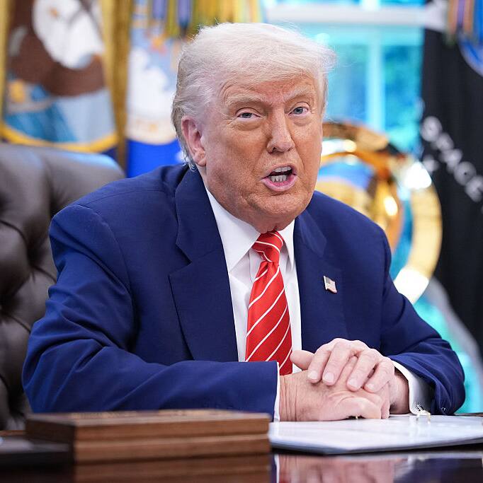 Trump travel ban : మరో షాకిచ్చిన ట్రంప్.. 12 దేశాలపై ట్రావెల్ బ్యాన్.. ఎందుకంటే?