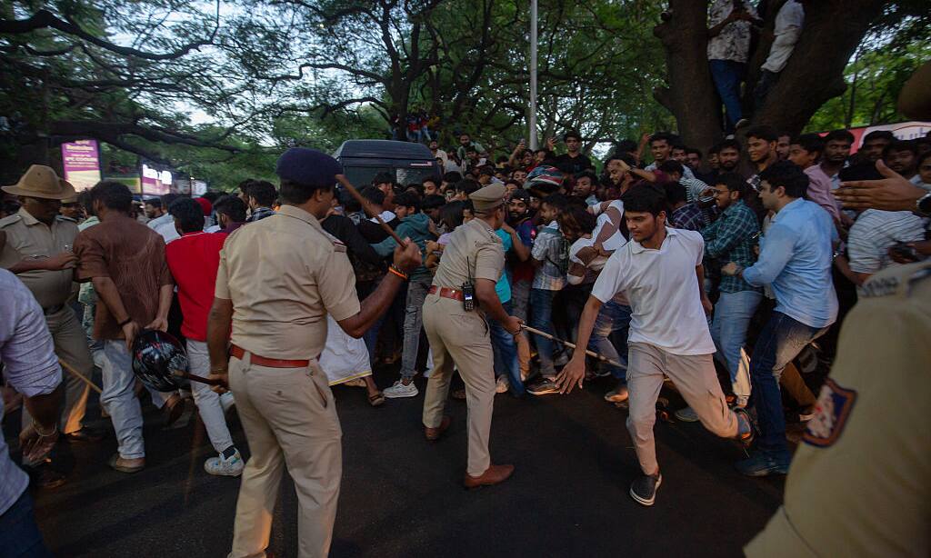 Police lathi charge RCB fans as stampede breaks out in Chinnswamy stadium