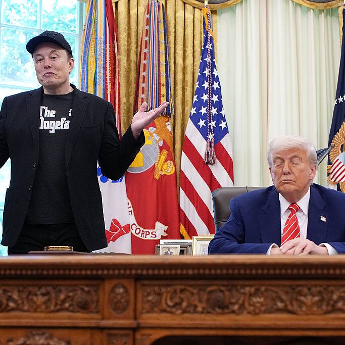 Musk vs Trump: మ‌స్క్‌ను అమెరికా నుంచి బ‌హిష్క‌రించాలి.. సంచ‌ల‌న వ్యాఖ్య‌లు.