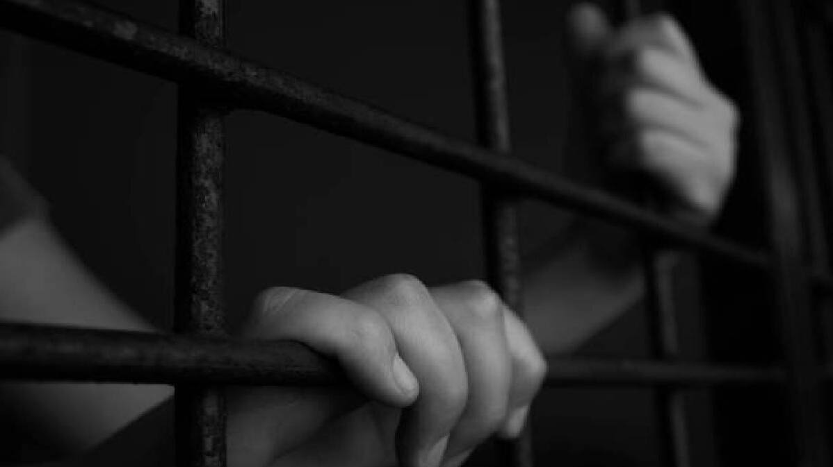 women in jail