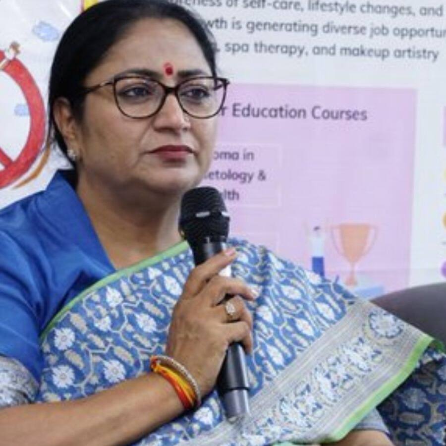 Man arrested in Ghaziabad for threatening to kill Delhi CM Rekha Gupta, fake IDs recovered