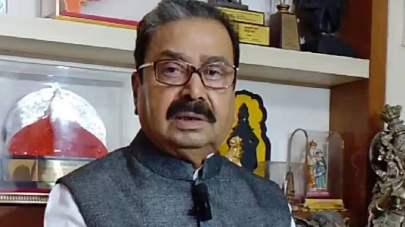 Uddhav Raj Thackeray Reunion "उद्धव, राज आणि शिंदेंनी एकत्र यावे" ज्येष्ठ शिवसैनिक गजानन कीर्तिकर यांचे भावनिक आवाहन