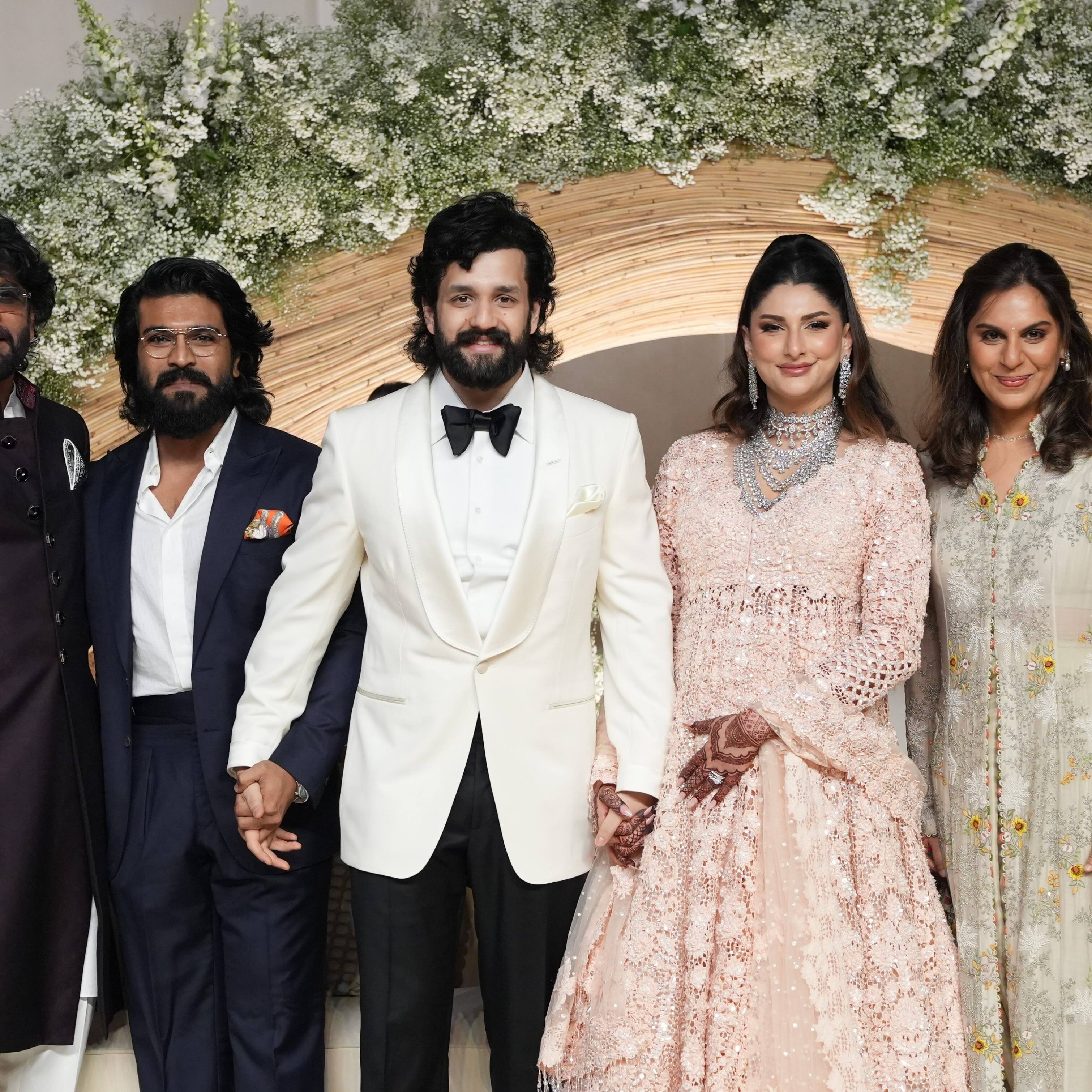 అఖిల్, జైనబ్ వెడ్డింగ్ రిసెప్షన్ లో తారల సందడి..హాజరైన మహేష్, రాంచరణ్, యష్ ఇంకా ఎవరెవరంటే