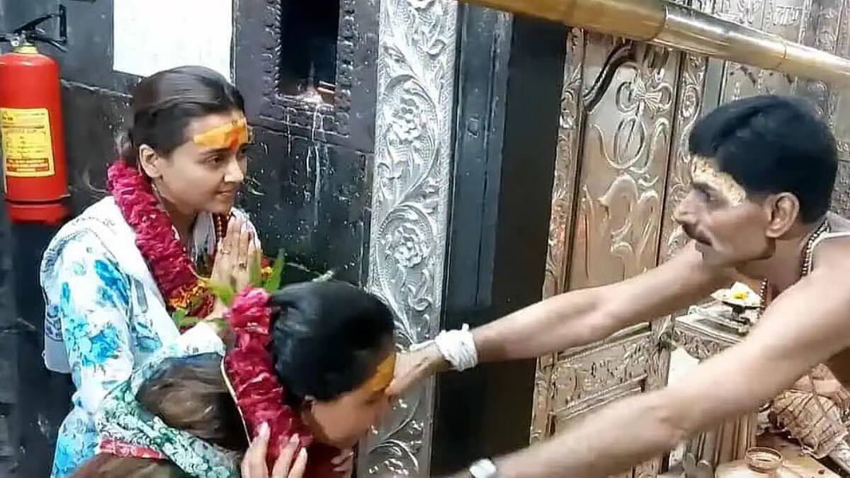 Tejaswi Prakash At Mahakal Tample