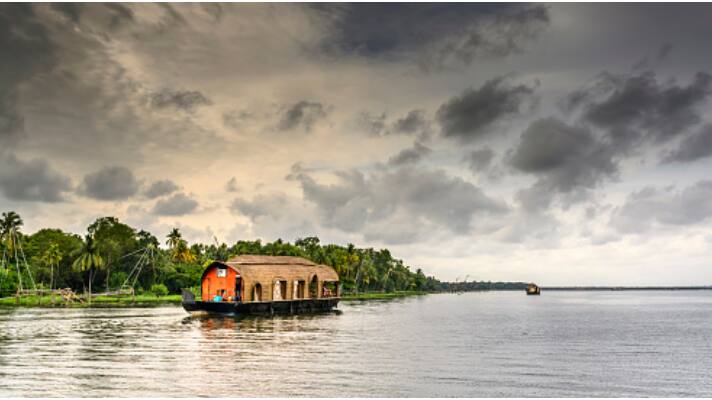 House boat