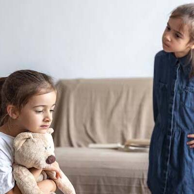 Parenting Guide: 7 powerful strategies to deal with sibling rivalry effectively