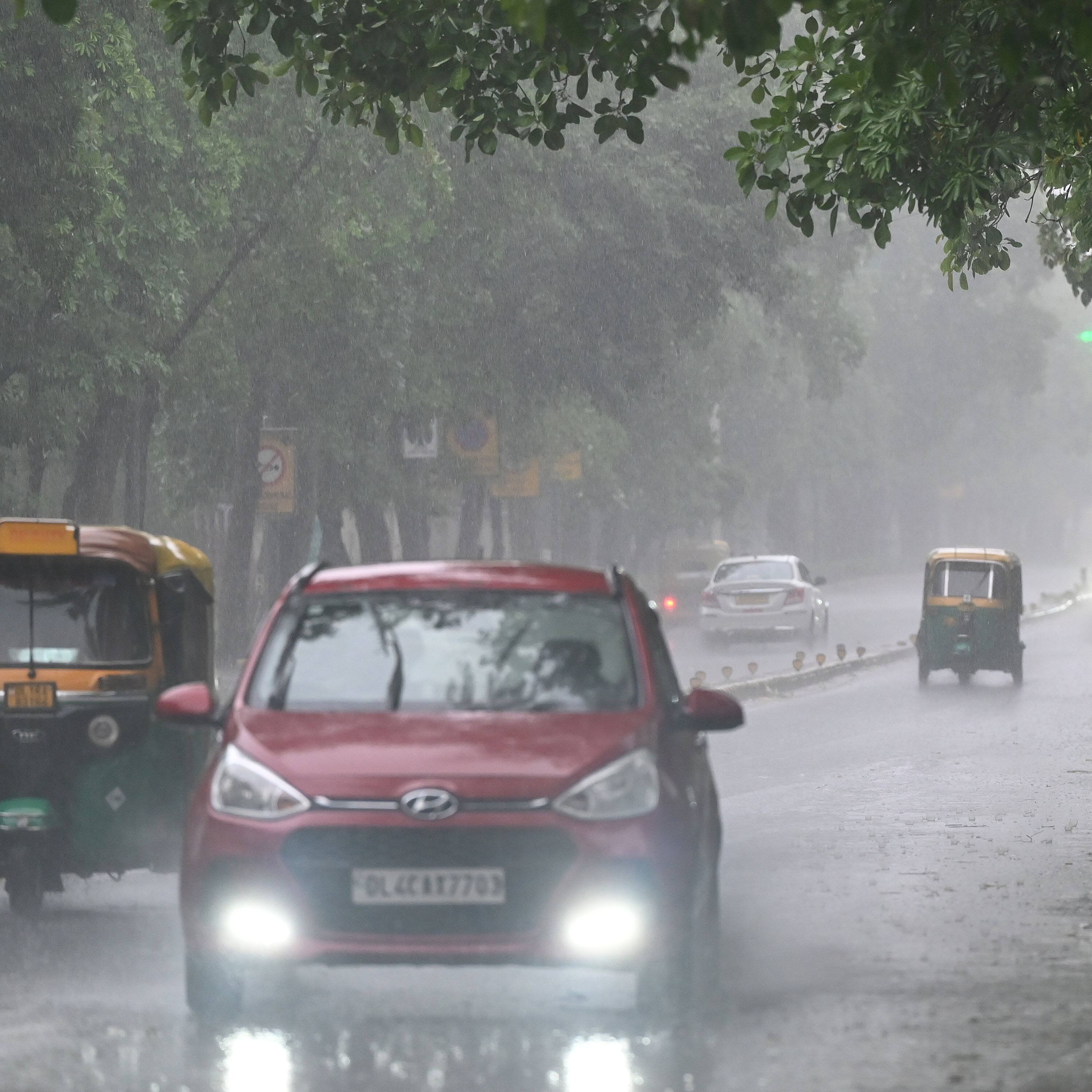 Andhra Pradesh Rain Alert - ఇక తెలుగు రాష్ట్రాల్లో భారీ వర్షాలు... ఈ జిల్లాలకు ఎల్లో అలర్ట్