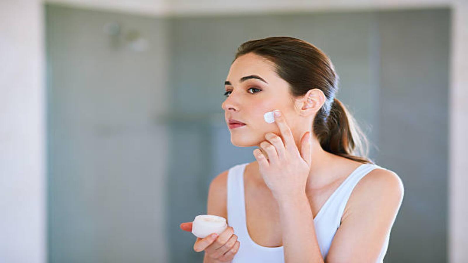 Beauty Tips: ఏజ్ పెరిగినా యంగ్ గా కనిపించాలా? ఈ టిప్స్ పాటిస్తే చాలు..