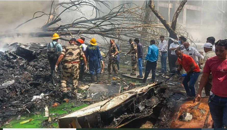 ಸಾಯುವ ಆಸೆ ಇದ್ದರೆ ಈ ವಿಮಾನಗಳನ್ನ ಹತ್ತಬೇಕಾ? ಗುಜರಾತ್​ ವಿಮಾನ ದುರಂತದ ಬೆನ್ನಲ್ಲೇ ಹೊಸಚರ್ಚೆ!