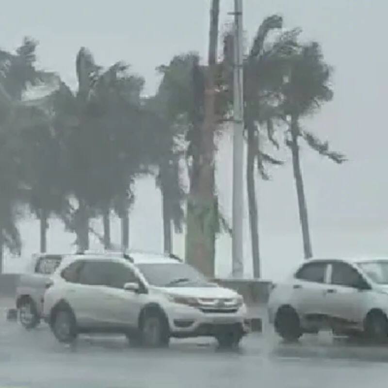 Rain Alert: అత్య‌వ‌స‌ర‌మైతేనే బ‌య‌ట‌కు వెళ్లండి.. ఈ ప్రాంతాల్లో భారీ వ‌ర్షాలు, ఎల్లో అల‌ర్ట్