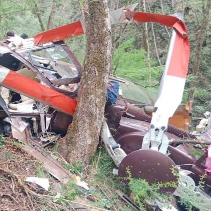 Helicopter crash: మ‌రో ప్ర‌మాదం.. కుప్ప‌కూలిన హెలికాప్ట‌ర్‌, ఐదుగురు ప‌ర్యాట‌కులు మృతి.