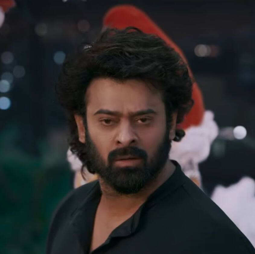ప్రభాస్ డైలాగ్స్ ను గట్టిగా వాడేస్తున్న హైదరాబాద్ ట్రాఫిక్ పోలీస్, రాజాసాబ్ డైలాగ్ తో ఏం చేశారంటే?