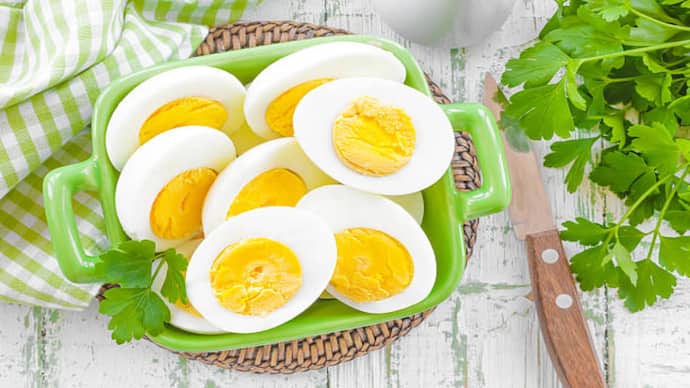 முட்டை சமைக்கும் போது வாடை அடிக்காமல் இருக்க