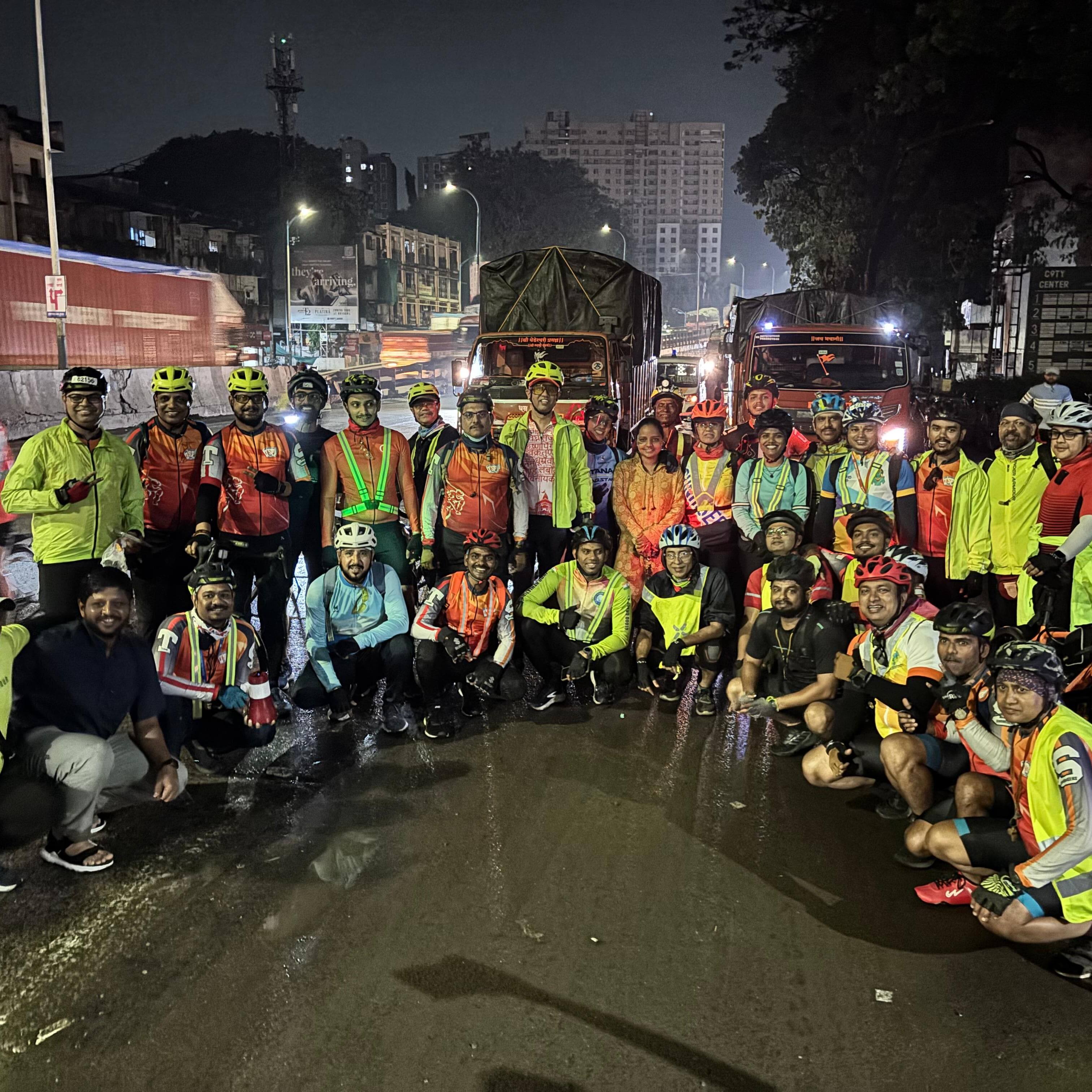 Alandi - Pandharpur Cycle Vari 2025: ‘ज्ञानोबा तुकाराम’चा जयघोष करत सायकलवरून पंढरीचा रस्ता, टीम सनरायझर्स पुणेची प्रेरणादायी वारी