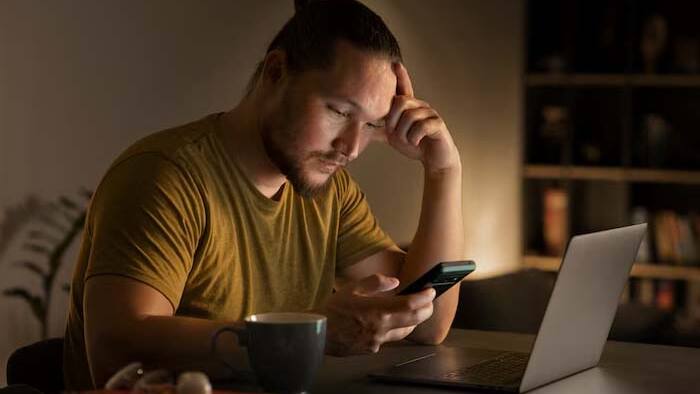 Digital Detox: 7 ways Digital overload impacts on mental health