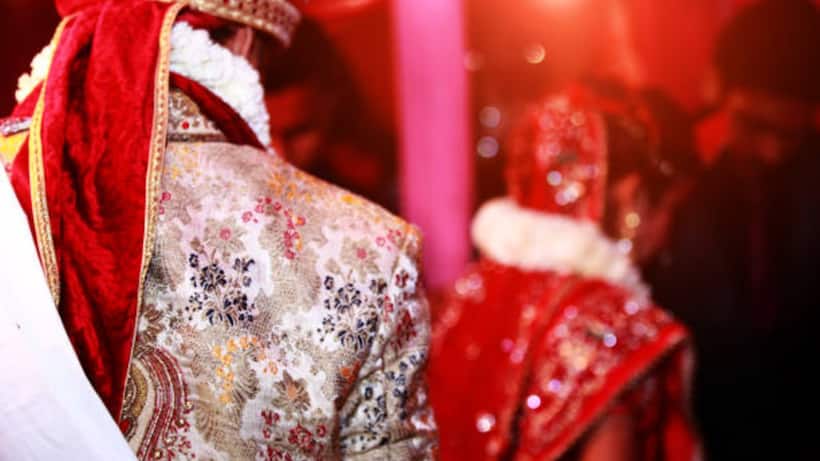 bride left the groom and ran away with her lover