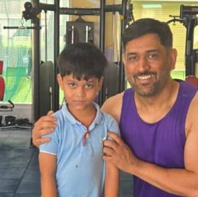 MS Dhoni's playful moment with former Indian cricketer's son goes viral (WATCH)